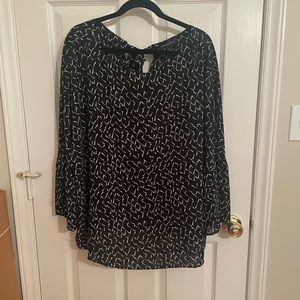Black and White Banana Republic blouse